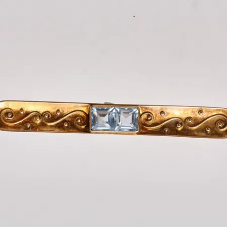 Brosch 8x63,3mm, 2st blå stenar, mått 6x6mm, 8K, 4,12g.