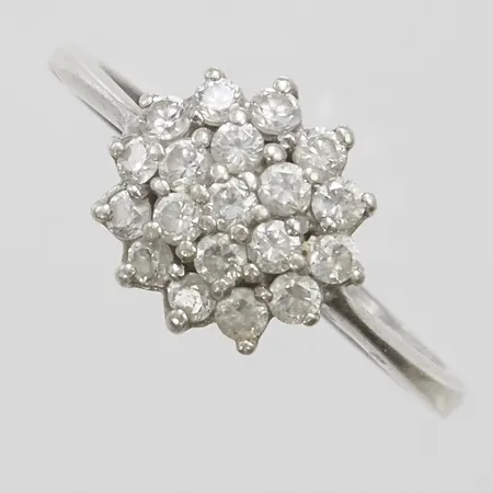 Ring med vita stenar stl:18, bredd: 2,2-10,1mm, GHA, silver 925/1000 Vikt: 2,6 g