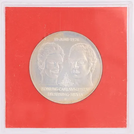 Minnesmynt 50Kr bröllopet mellan Konung Carl XVI Gustaf och Drottning Silvia 19 juni 1976, Ø36mm, 925/1000 silver etui Vikt: 27 g