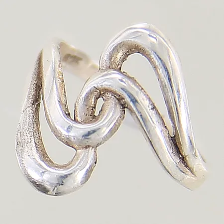Ring med genombruten dekor stl:16 bredd 2,1-17,3mm, silver 925/1000 Vikt: 1,9 g