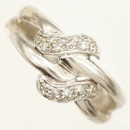 Ring med diamanter 18xca0,005ct stl:18¾ bredd 11,7mm vitguld 18K Vikt: 6,6 g