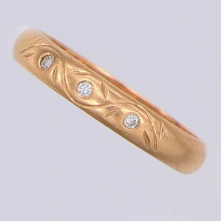 Ring diamanter 3 x ca 0,01ct stl:17¼, gravyr, 18K Vikt: 2,8 g