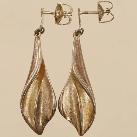 Örhängen längd 42,2mm bredd 12,2mm silver 925/1000 Vikt: 7,3 g