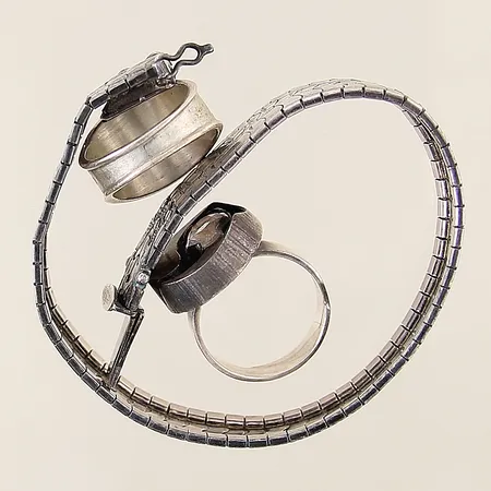 Diverse silversmycken skeva, slitna, lödning, sten, silver 925/1000 Vikt: 33,8 g