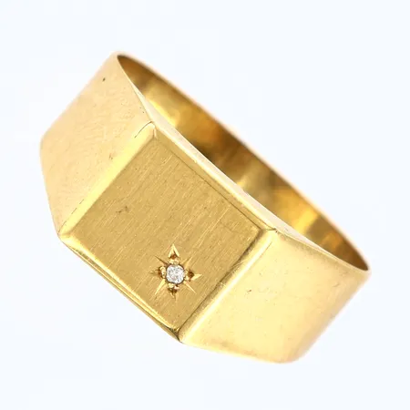 Klackring med diamant 1 x ca 0,01ct, stl:20¾, bredd 5-10mm, 18K Vikt: 4 g
