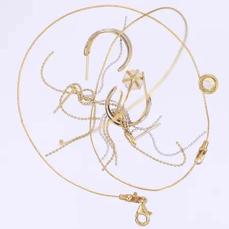 Diverse defekt guld 18K Bruttovikt: 7,7g Vikt: 7,6 g