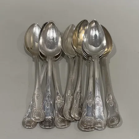12 bordsskedar Engelsk snäck 18,3cm, silver 830/1000 Vikt: 522,9 g
