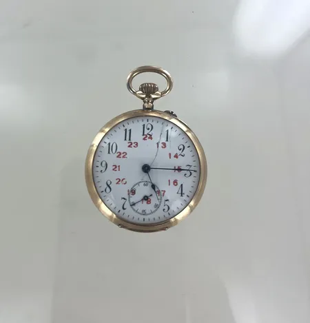 Fickur diam 35 mm, tickar, defekt urtavla 18K