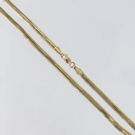 Kedja platt ormlänk längd 62cm bredd 3,4mm bucklig 14K. Vikt: 13,2 g