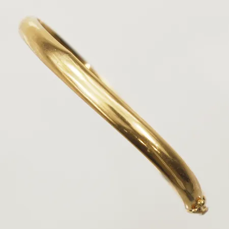 Armring Ø5,5cm bredd 6,0mm ojämnheter, bucklor, defekt lås 18K Vikt: 5,9 g