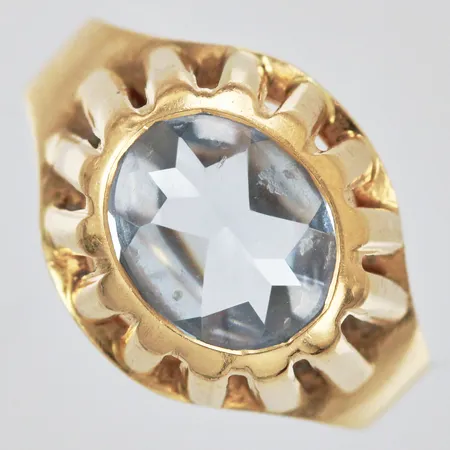 Ring med ljusblå sten stl:17 bredd: ca 2-12mm 18K Vikt: 4,2 g