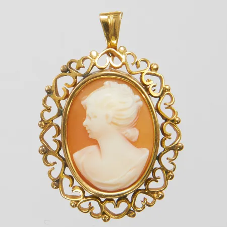 Hänge med snäckskalskamé, 35,5x24,4mm, svenska stämplar, 18K Vikt: 5,4 g