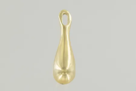Hänge solid längd 2,5 cm, bredd 7,3 mm,18K Vikt: 7 g