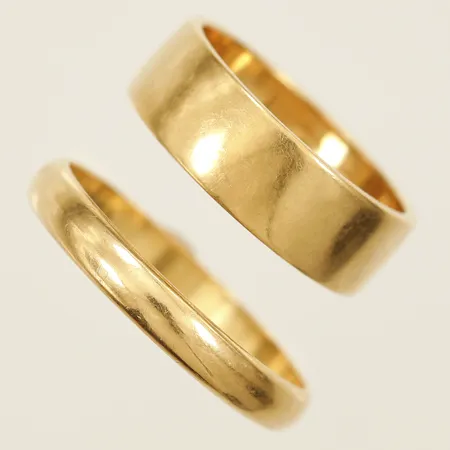 2 ringar släta gravyr 18K Vikt: 11,8 g