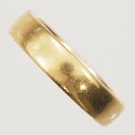Ring stl:19 gravyr 18K Vikt: 6,1 g