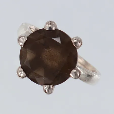 Ring med svart sten stl:19 bredd 3,2-13mm Silver 925/1000. Vikt: 6,5 g