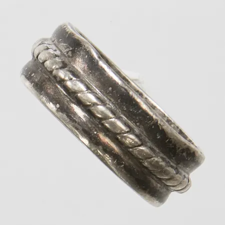 Ring stl:16+, bredd: 6,8mm, silver 925/1000 Vikt: 4,3 g