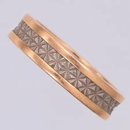 Ring mönstrad gul/vitguld stl:16, gravyr, 18K Vikt: 4,2 g