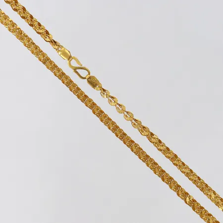 Kedja längd 9,5cm bredd 3,2mm slitage 22K. Vikt: 6,7 g