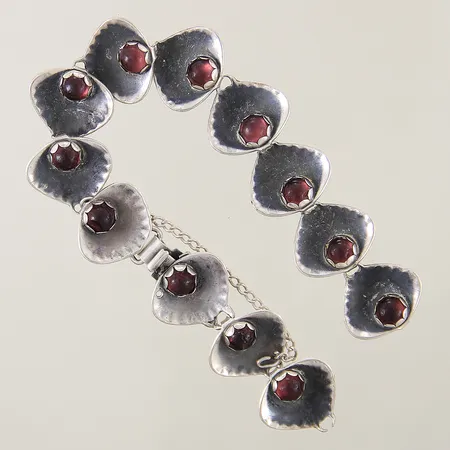Armband med röda stenar defekt silver 830/1000 Vikt: 23 g