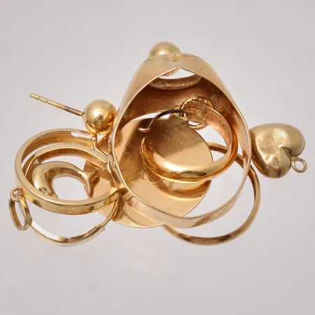 Diverse defekt guld, 18K, 5,75g.