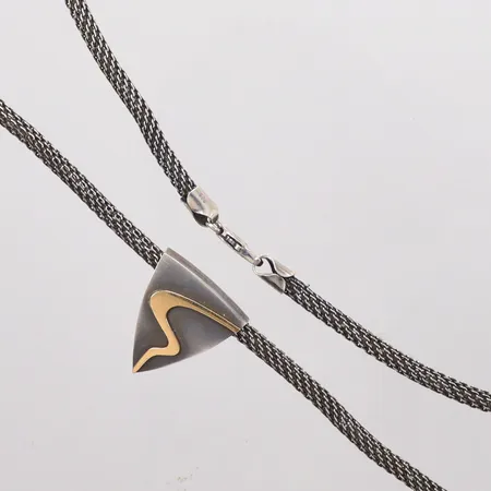 Collier Pernilla Wiberg modell   Tiilverkare  Alton silver 925/1000 längd 43cm bredd 3,80mm  Vikt: 19,6 g