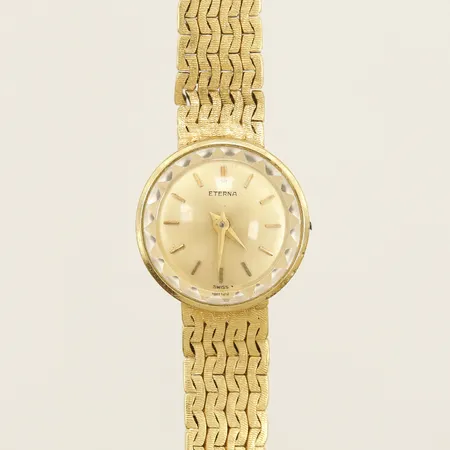Damur Eterna 18K manuell Ø17mm boett.nr:4124976 armband 18K, krona saknar, defekt på länk, går ej, inga tillbehör Vikt: 25,3 g