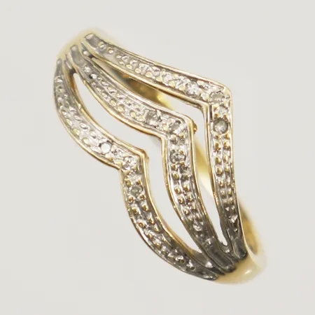 Ring med diamanter 9xca0,005ct stl:17¾ bredd 10,8mm GHA 18K Vikt: 2,8 g