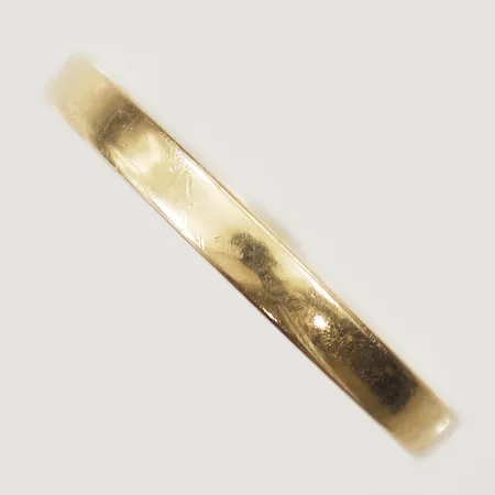Ring stl:21½ bredd 3mm Schalin 18K Vikt: 4,5 g