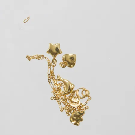 Diverse guld, skadat, 18K Vikt: 1,1 g