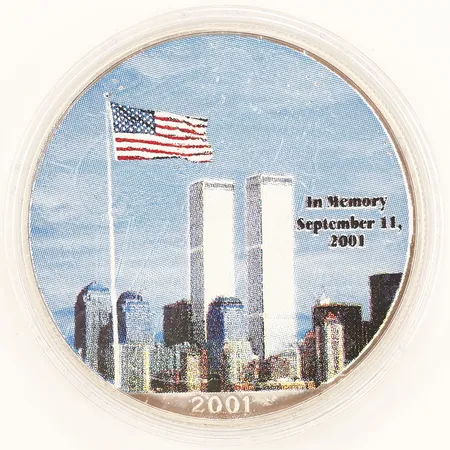 Mynt One Dollar In Memory september 11 2001 Ø40mm God Bless America certifikat, plastetui, ask, silver 999/1000 Vikt: 31,6 g