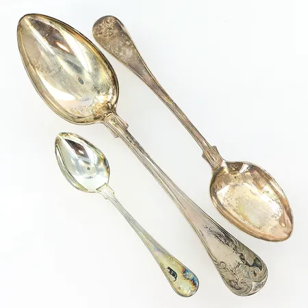 3 skedar, olika modell och storlek, 12,5cm/18,3cm/21,5cm, silver 830/1000 Vikt: 122,5 g
