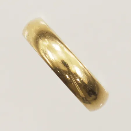 Ring stl: 16¾ bredd 4,5mm personlig gravyr 18K Vikt: 4,7 g