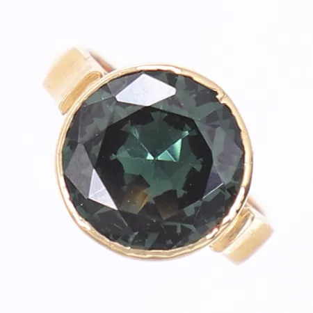  Ring med grön sten stl 16¼ bredd 4-12mm 20K Bruttovikt: 7,5g Vikt: 7,5 g