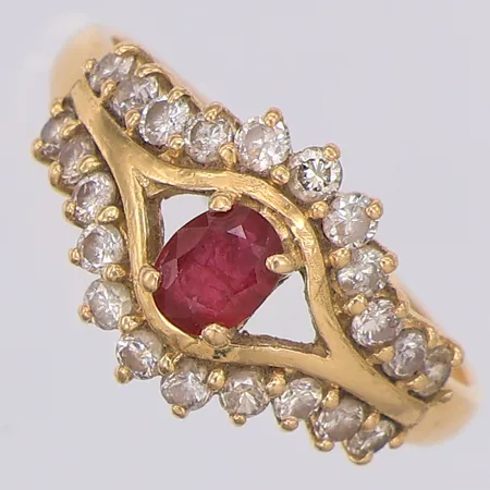 Ring diamanter ca 0,50ctv & rubin stl:19, kattfot, 18k Vikt: 4,2 g