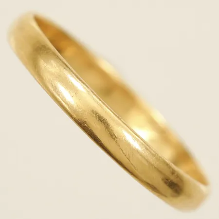 Ring stl:20¾ bredd 3,0mm gravyr 18K Vikt: 2,6 g