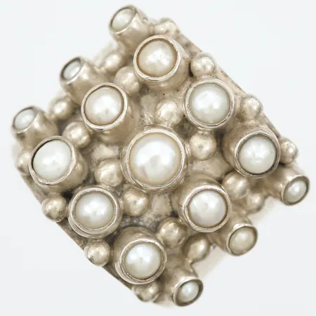 Ring med odlade pärlor stl: 19,5 bredd 21,6mm Kumkum silver 925/1000 Vikt: 20,8 g