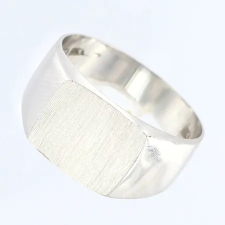 Klackring stl:16 bredd 3,5-9mm, vitguld, repig, 18K  Vikt: 4,8 g