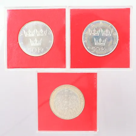 3 Minnesmynt, Ø36mm "I Sverige utgår från folket all offentlig makt, nominellt värde  50kronor, år 1975, etui, 925/1000 silver Vikt: 27,2 g st