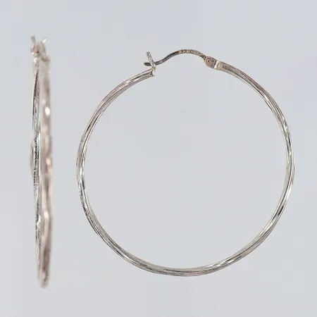 Ett par örhängen creoler tvinnade Ø42mm slappt lås Silver 925/1000. Vikt: 4,5 g
