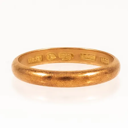Ring slät stl:20 bredd 3,5mm höjd 1,5mm, gravyr, 18K 4,1g.
