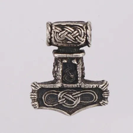 Hänge Tors Hammare längd ca 25mm, bredd ca 21mm 925/1000 silver Vikt: 8,9 g