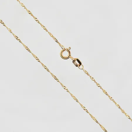 Kedja Singapore GHA längd 41½cm, bredd 1mm, 18K. Vikt: 1,2 g