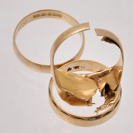 Diverse defekt guld, 18K, 9,75g.