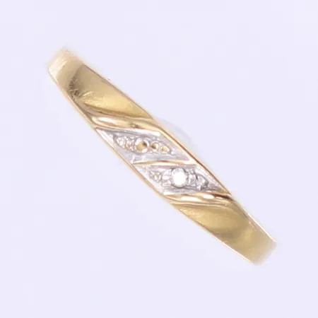 Ring med vit sten stl 16¾ bredd 2-3mm 18K Vikt: 1 g