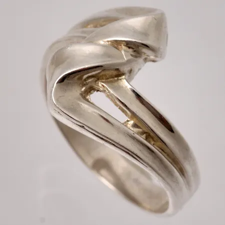 Ring stl:17¾, bredd 3,4-14,8mm, silver 925/1000, Guldgynd, 2,96g.