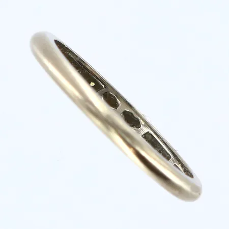 Ring slät stl:17¾, bredd 2mm, 18K Vikt: 2,9 g