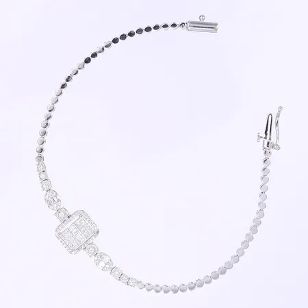 Armband med diamanter ca tot 0,35ct 18,5cm bredd 2-11mm Vikt: 7,2 g