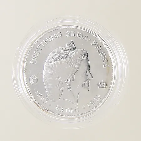 Minnesmynt Drottning Silvia 23 december 1943-1993, 200kr, Ø36mm, plastetui, silver 925/1000 Vikt: 27 g