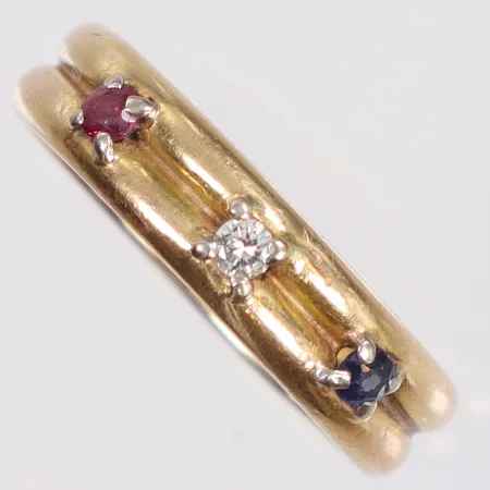 Ring med diamant 1x0,05ct samt blå och röda stenar, stl:19, bredd 5mm, gravyr, 18K Vikt: 7,3 g